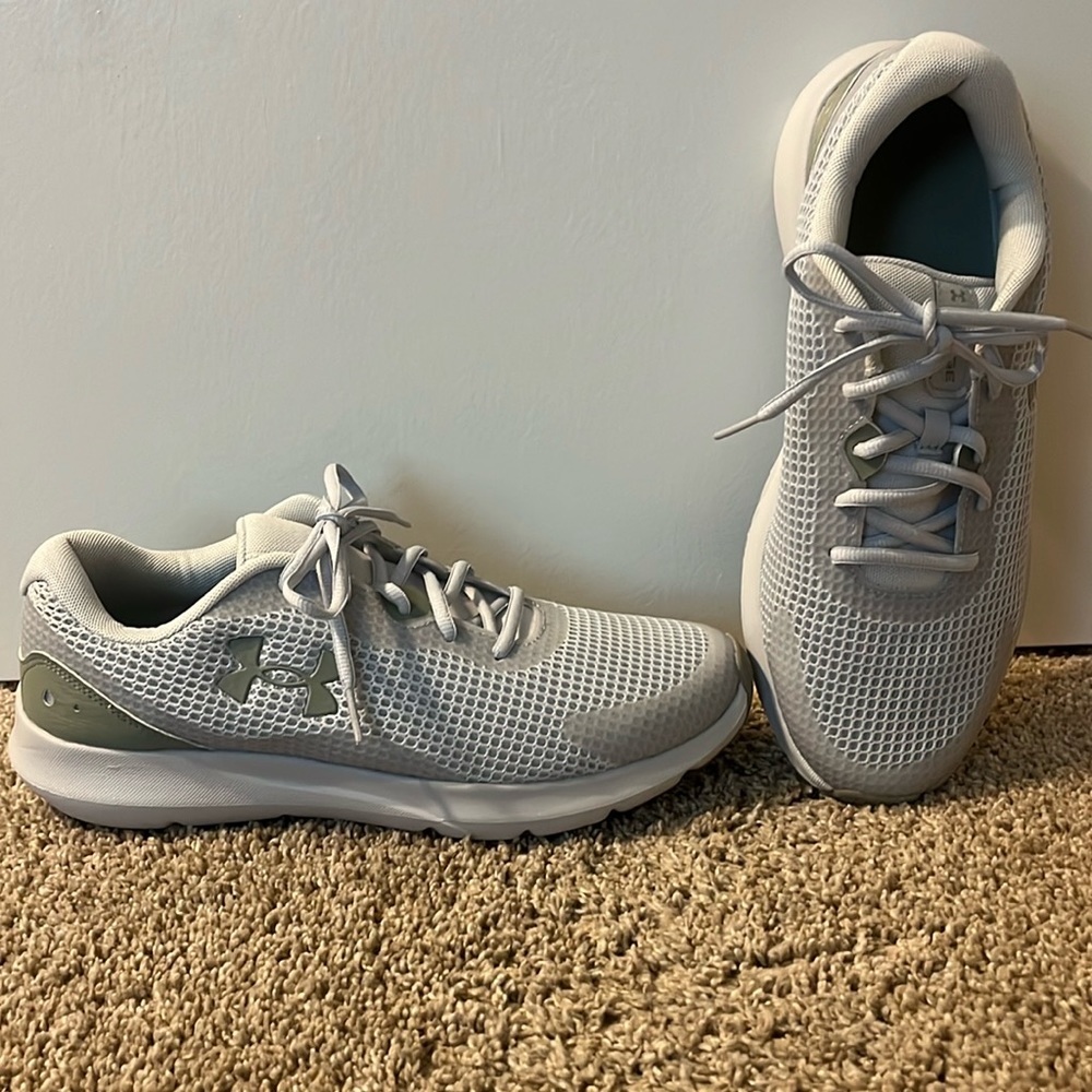 Women’s Under Armour shoes! Only worn ONE TIME